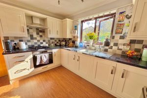 Kitchen- click for photo gallery
